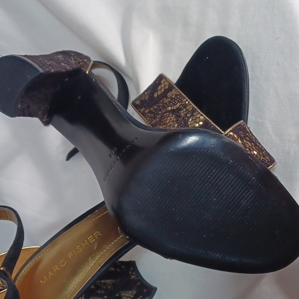 MARC FISHER 4 IN . HEELS 👠 EVENING WEAR BLACK AND GOLD - Picture 4 of 5